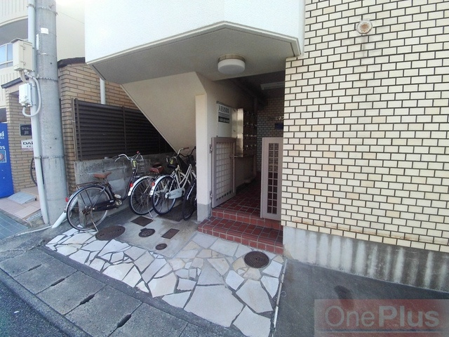 ファミネス芦屋のエントランス