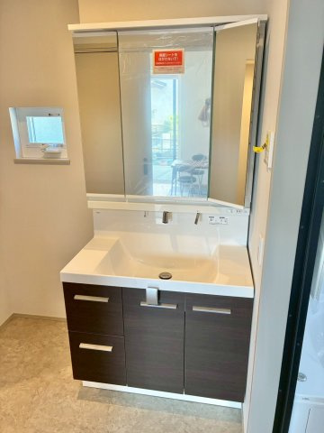 上津町　省令準耐火構造オール電化新築の独立洗面台