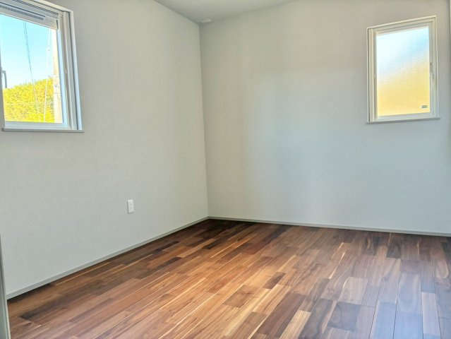 上津町　省令準耐火構造オール電化新築の洋室