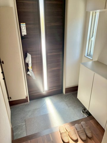 上津町　省令準耐火構造オール電化新築の玄関