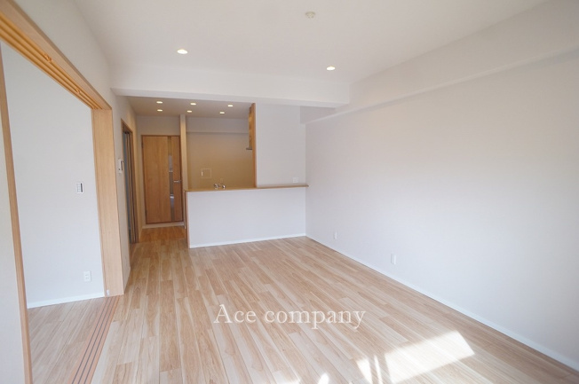 【居間・リビング】 | シャトー第3八戸の里 | 【LDK：約14.8帖】