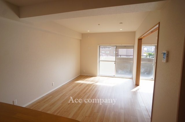 【居間・リビング】の画像