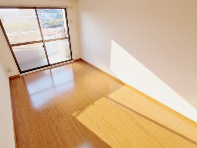 カルペディエム安芸の洋室