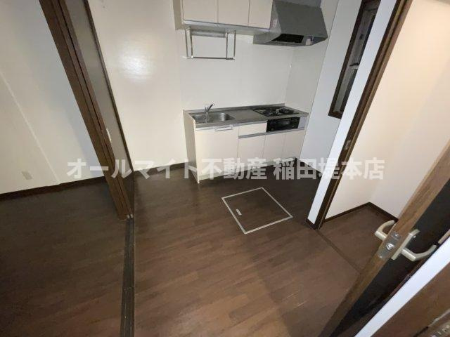 調布市調布ケ丘１丁目のアパートのキッチン