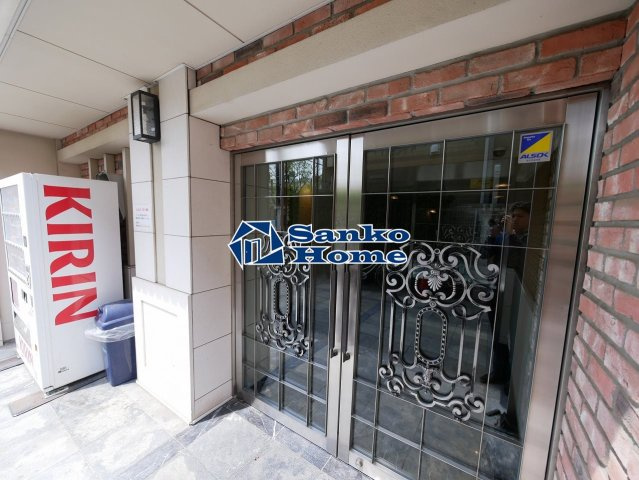 ＡＺＥＳＴ日暮里のエントランス