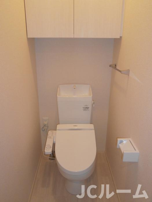 アン・アロールのトイレ