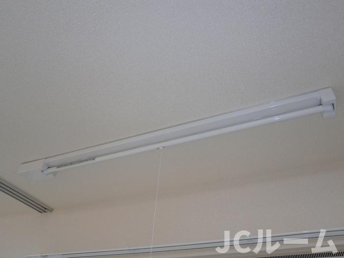 アン・アロールの設備