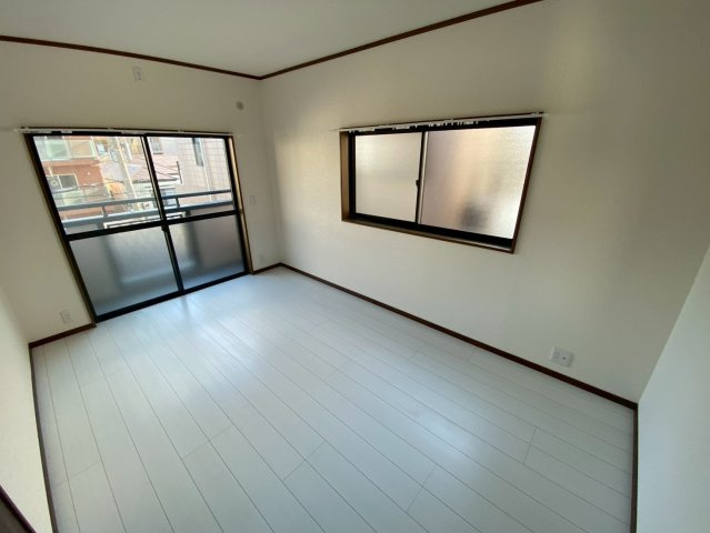 灘南通6丁目戸建の居間・リビング