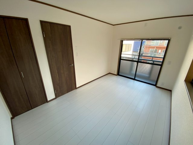 灘南通6丁目戸建の居間・リビング