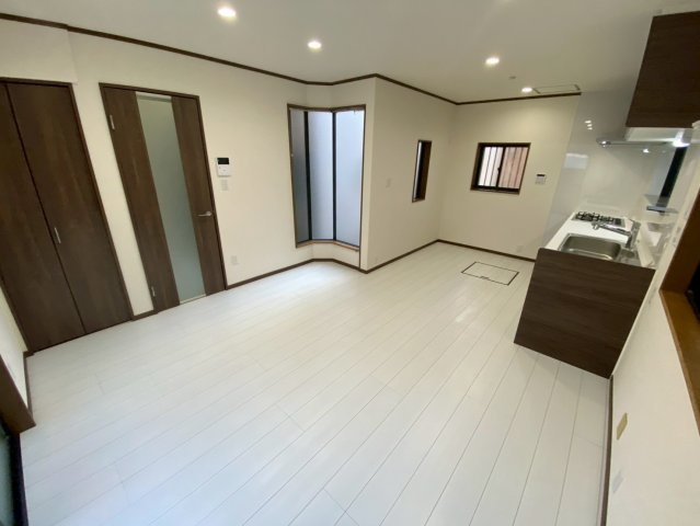 灘南通6丁目戸建の居間・リビング