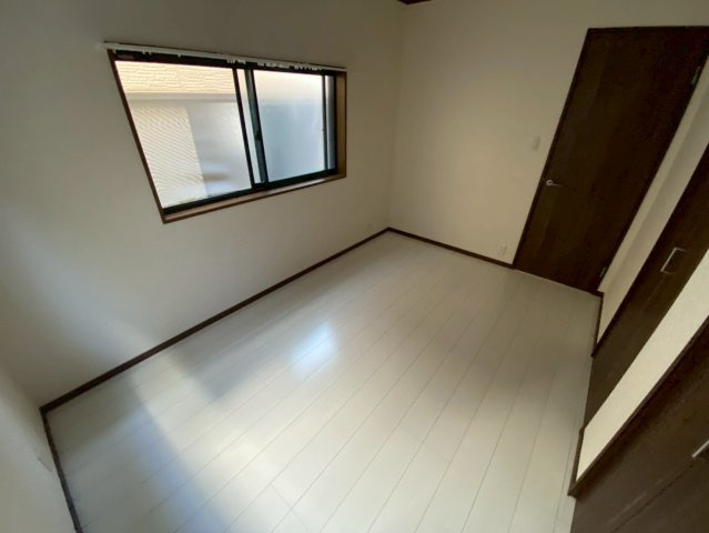 灘南通6丁目戸建の居間・リビング