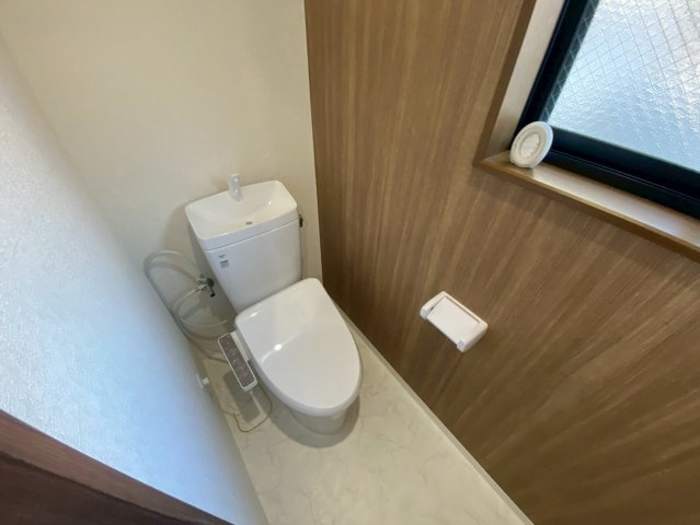 灘南通6丁目戸建のトイレ