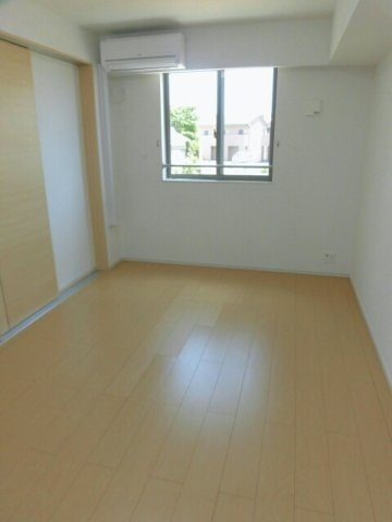 カルムメゾンの内装|明るい室内です