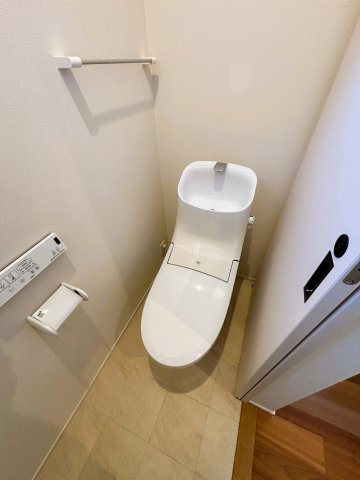 円明寺鳥居前のトイレ