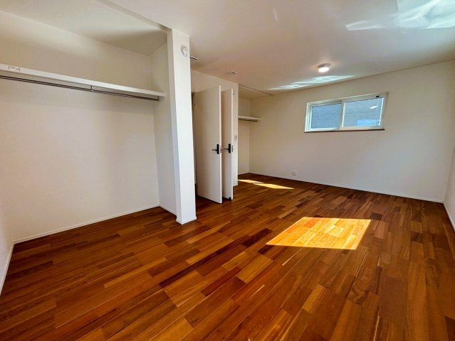 円明寺鳥居前の洋室