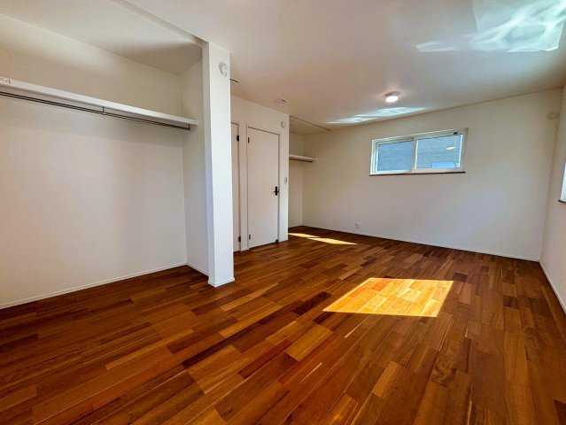 円明寺鳥居前の洋室