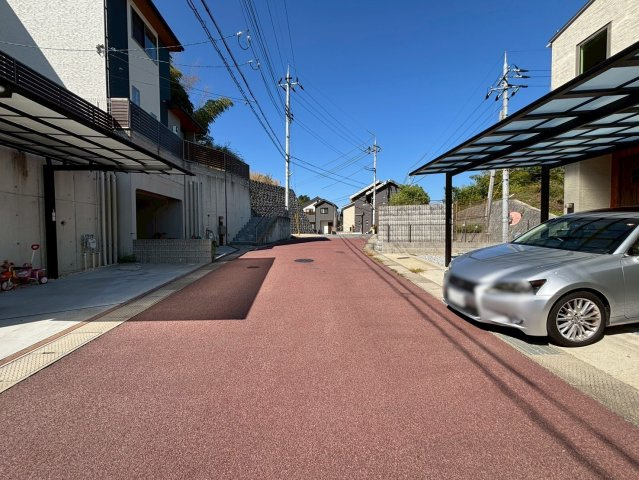 円明寺鳥居前の前面道路含む現地写真