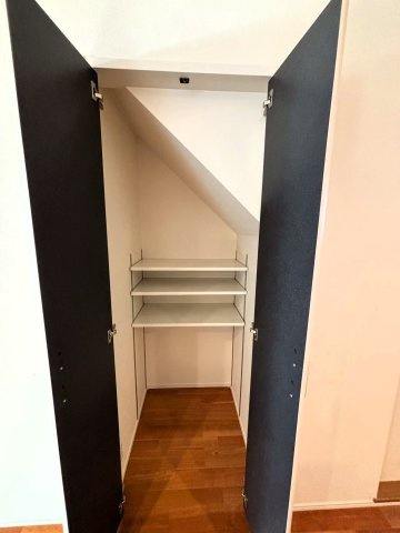 円明寺鳥居前の収納