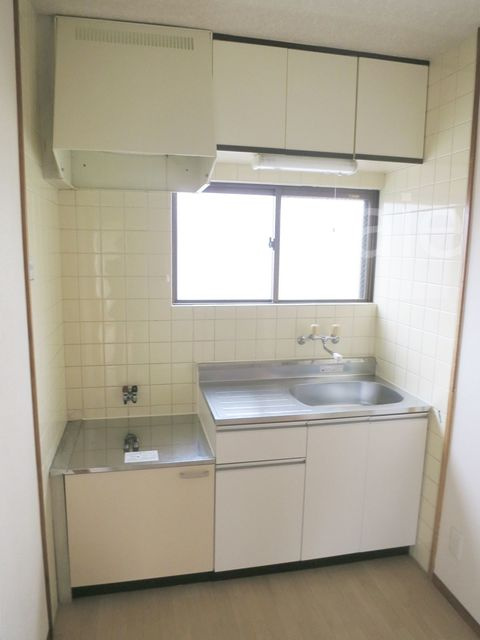 康安ビルのキッチン|2口コンロ設置可のキッチン。