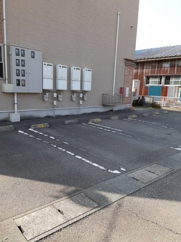 ヴィラモ－ドグリ－ンの駐車場