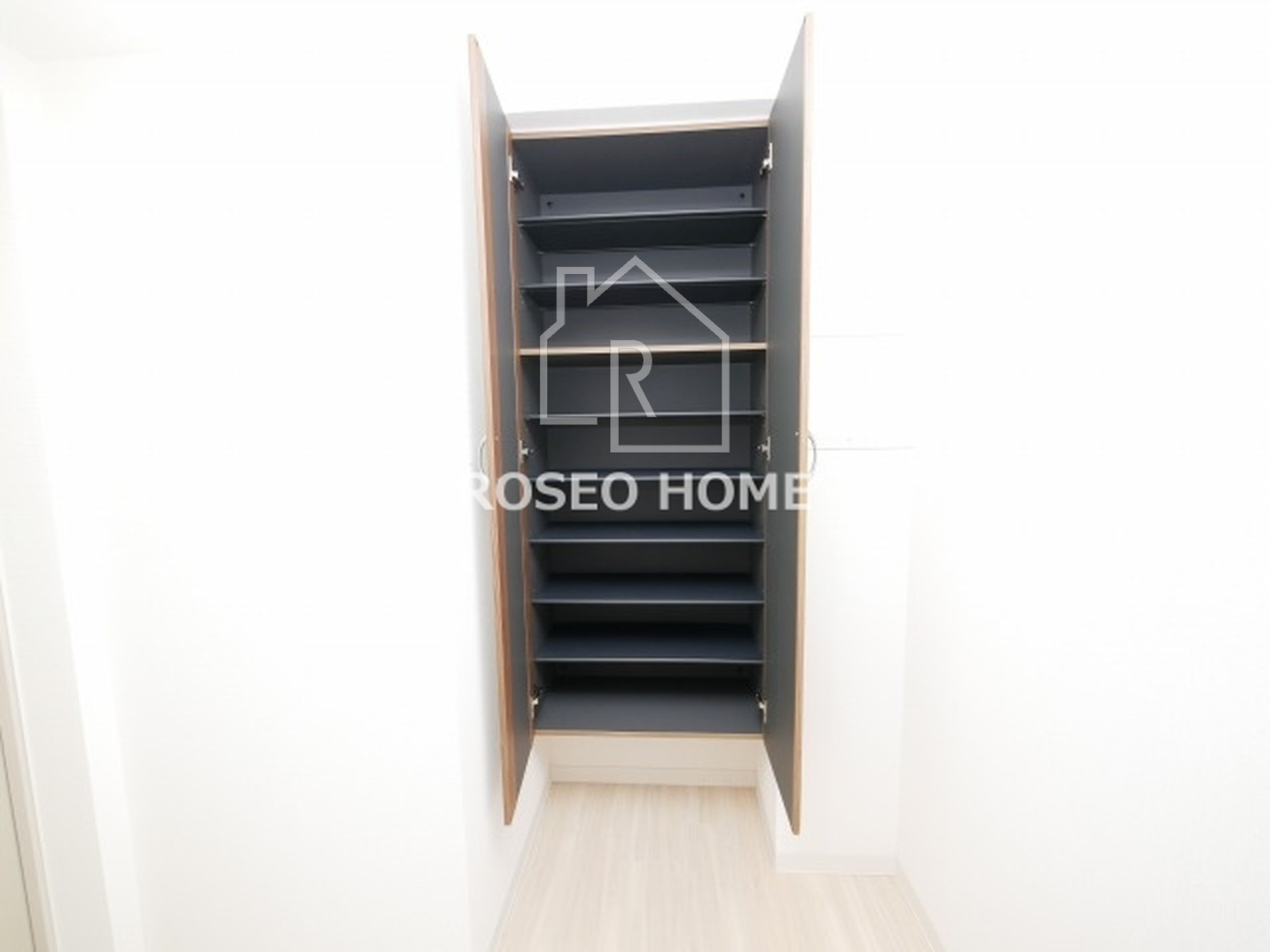 ベラ・ルーナ北梅田の収納|同マンション別部屋：参考写真