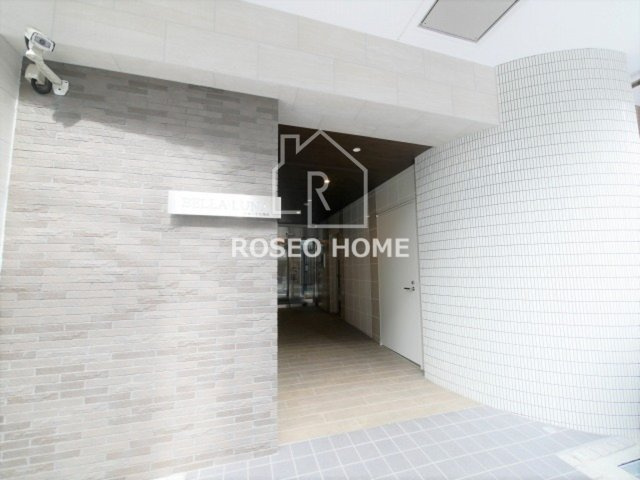 ベラ・ルーナ北梅田のエントランス