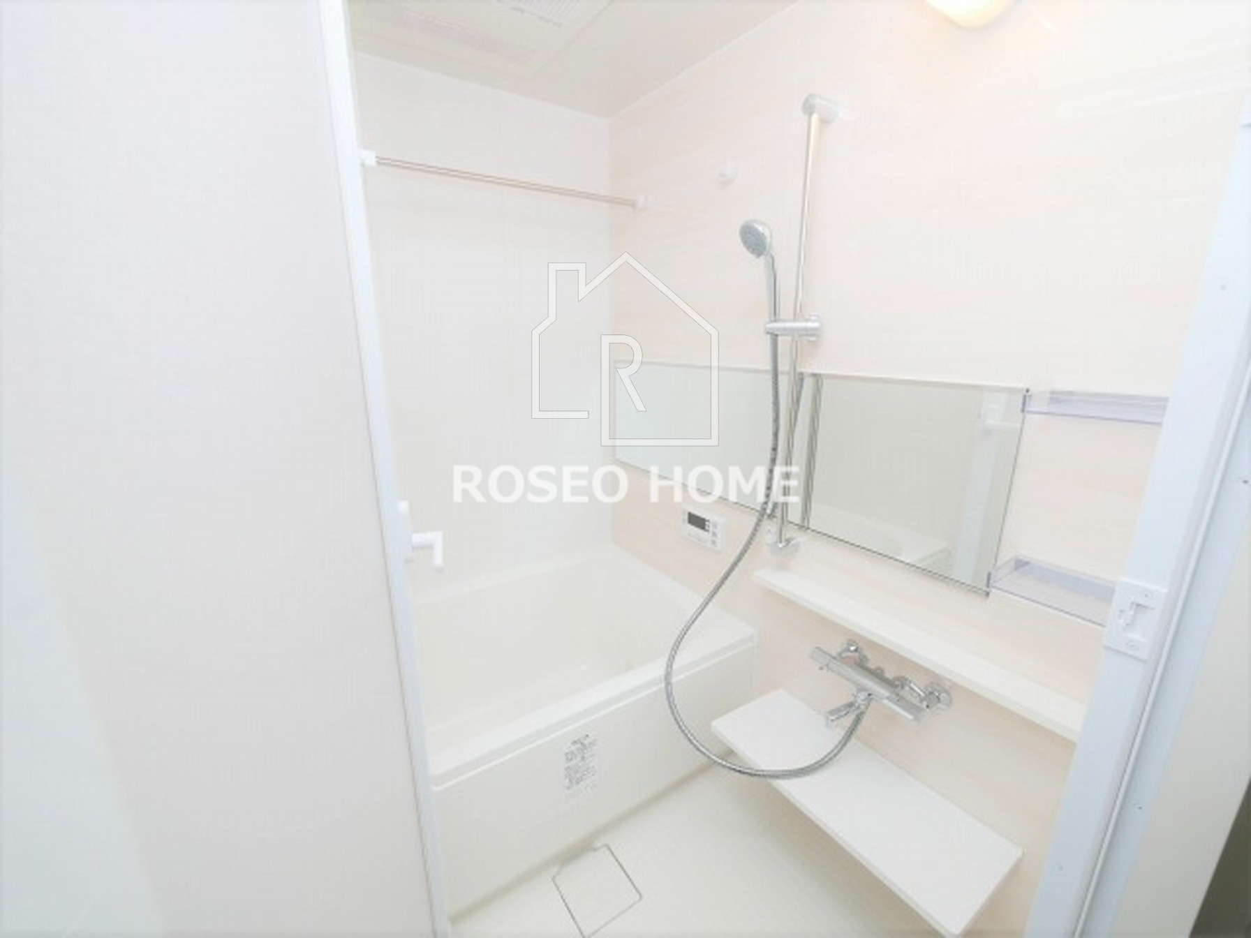 ベラ・ルーナ北梅田の浴室|同マンション別部屋：参考写真