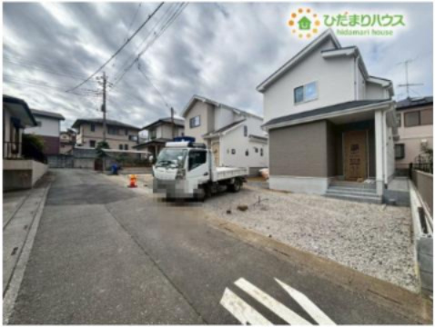 嵐山町むさし台3丁目　新築一戸建て　いろどりアイタウン　01の前面道路含む現地写真