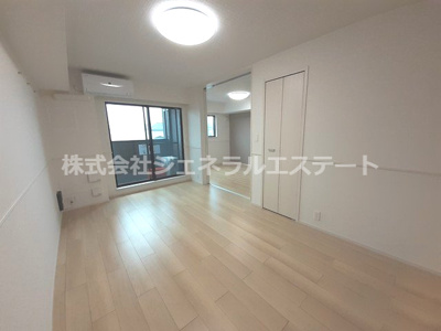 【居間・リビング】 | エスコンディーテ | こちらの居間で趣味の時間をお楽しみください