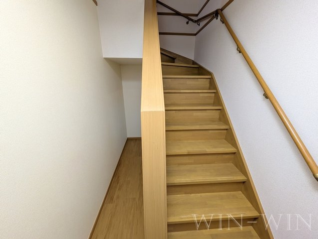 フリーデ ミッテ Aの玄関