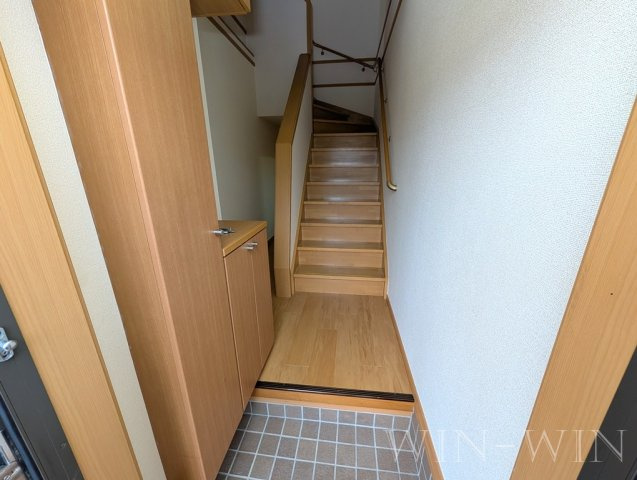 フリーデ ミッテ Aの玄関