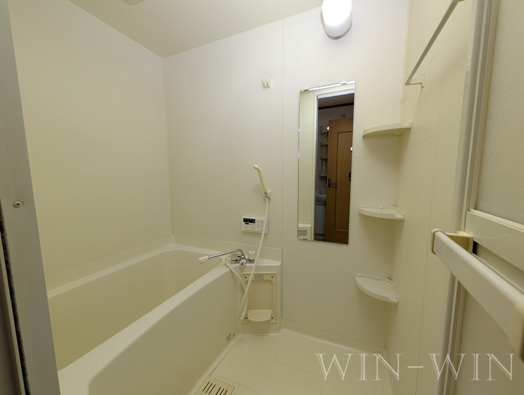 フリーデ ミッテ Aの浴室