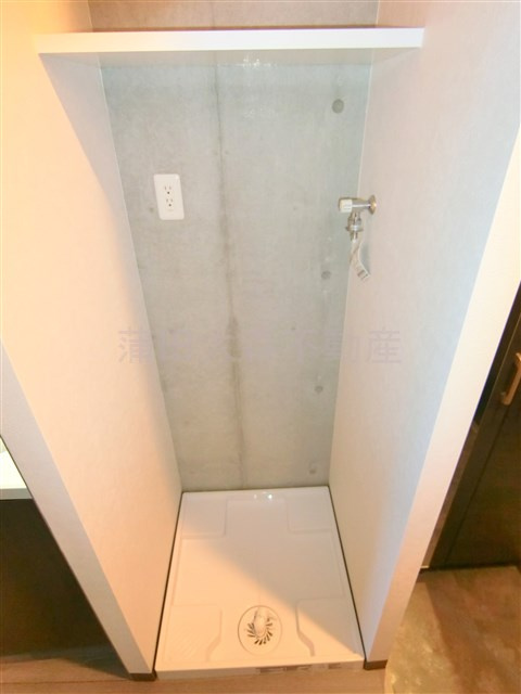 GRAN PASEOグランパセオ蒲田Ⅱの設備|棚付きの洗濯機置き場