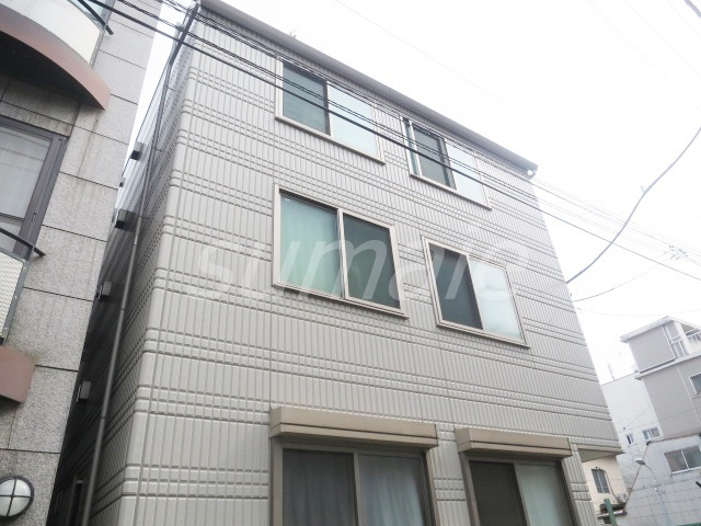 シェソワ　メグミの外観|鉄骨造3階建のマンションです♪