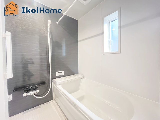 神戸市西区大沢第1　2号棟　新築戸建の浴室|【ホームページに現地動画掲載中】●年中無休：当日予約可●小窓があり換気良好！清潔な空間を保てます