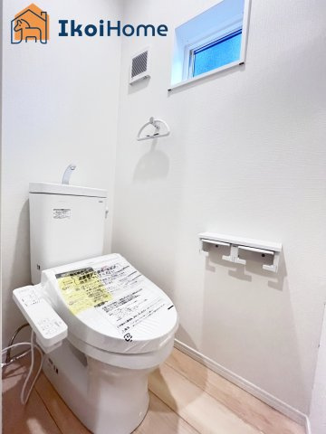 神戸市西区大沢第1　2号棟　新築戸建のトイレ|【ホームページに現地動画掲載中】●年中無休：当日予約可●トイレが2か所あるので夜中も安心です