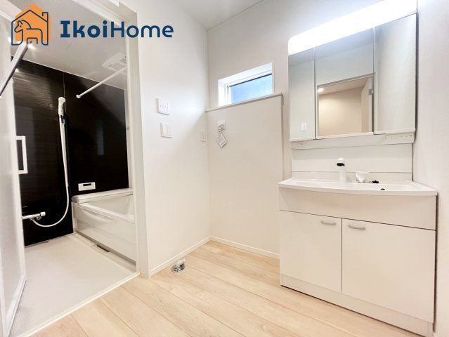 神戸市西区大沢第1　2号棟　新築戸建の洗面所|【ホームページに現地動画掲載中】●年中無休：当日予約可●洗濯パン未設置。設置依頼等も承っております