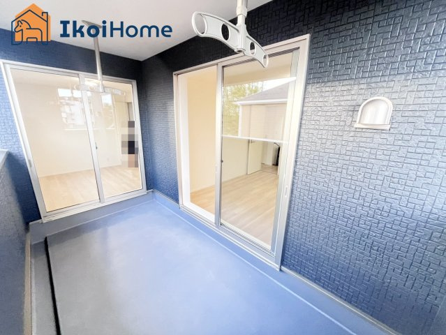 神戸市西区大沢第1　2号棟　新築戸建のバルコニー|【ホームページに現地動画掲載中】●年中無休：当日予約可●陽当り良好南西向ワイドバルコニー！屋根付！