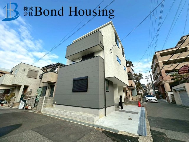 小学校徒歩10分圏内・オール電化住宅・高丸　全1棟の前面道路含む現地写真