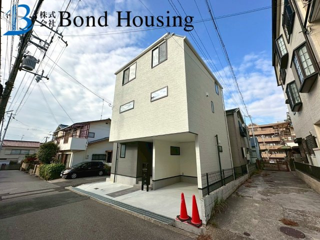 小学校徒歩10分圏内・オール電化住宅・高丸　全1棟の前面道路含む現地写真