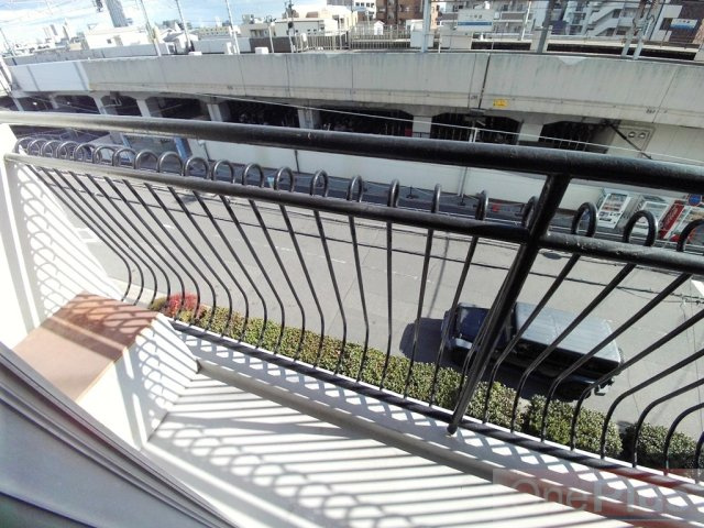 リアライズ六甲道駅前のバルコニー