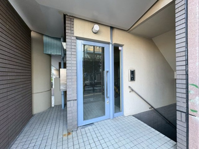 【エントランス】 | コモン山田WEST