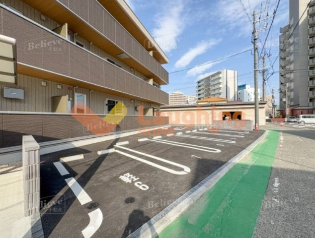 ディールームニシマチの駐車場|駐車場に車を止められます