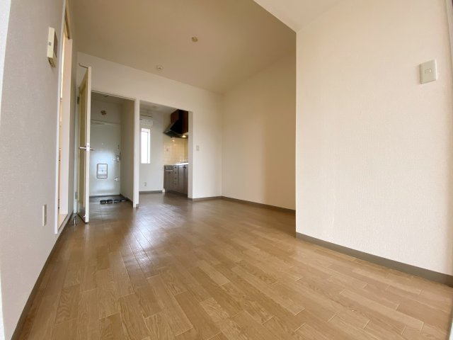 フレンドリー春大路の居間・リビング