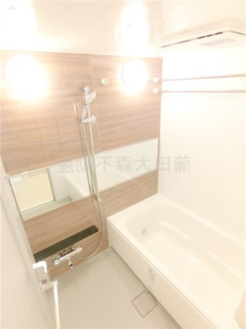 ザ・ケンジントン・レジデンス上池台の浴室|追焚と浴室暖房乾燥機付きのバスルーム　お風呂　