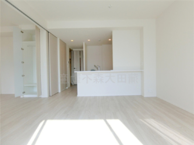 ザ・ケンジントン・レジデンス上池台の居間・リビング|LDK14.6帖