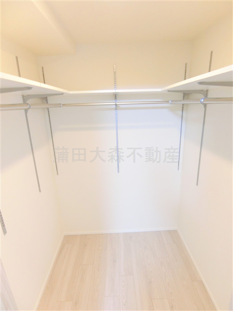 ザ・ケンジントン・レジデンス上池台の収納|洋室6.7帖の大型収納　ウォークインクローゼット　