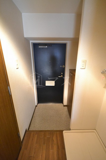 エスリード本町の玄関