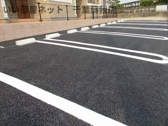 プリムローズの駐車場