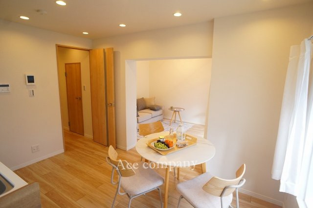 【居間・リビング】 | 深江橋コーポF号棟 | 【LDK：12帖】ゆとりの一人暮らしや、仲良く二人暮らしにおススメの物件です♪